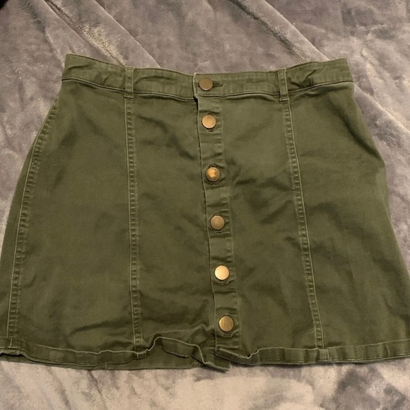 Button up skirt - Picture 1 of 2